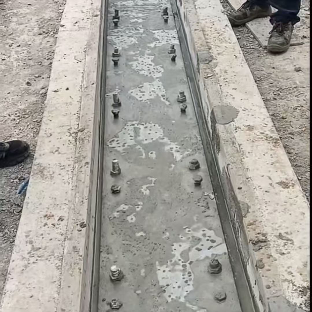 西工港口码头起重机龙门吊重型机械设备稳固用早强快凝轨道胶泥